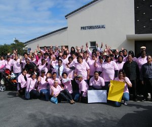 Optog deur Vrouens met Hoop